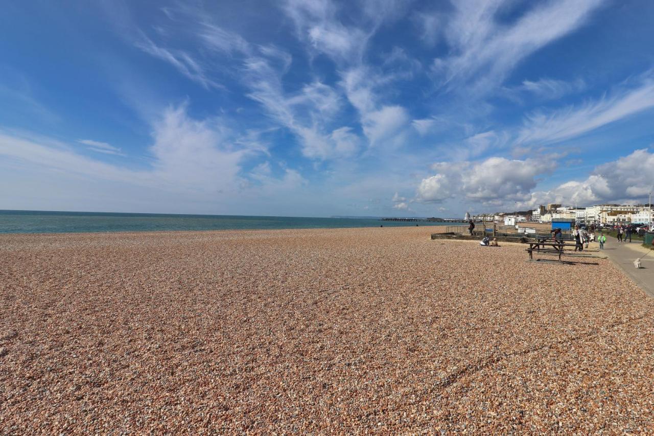 Master Accommodation Suite 2 Sea View With Balcony Hastings Exterior photo